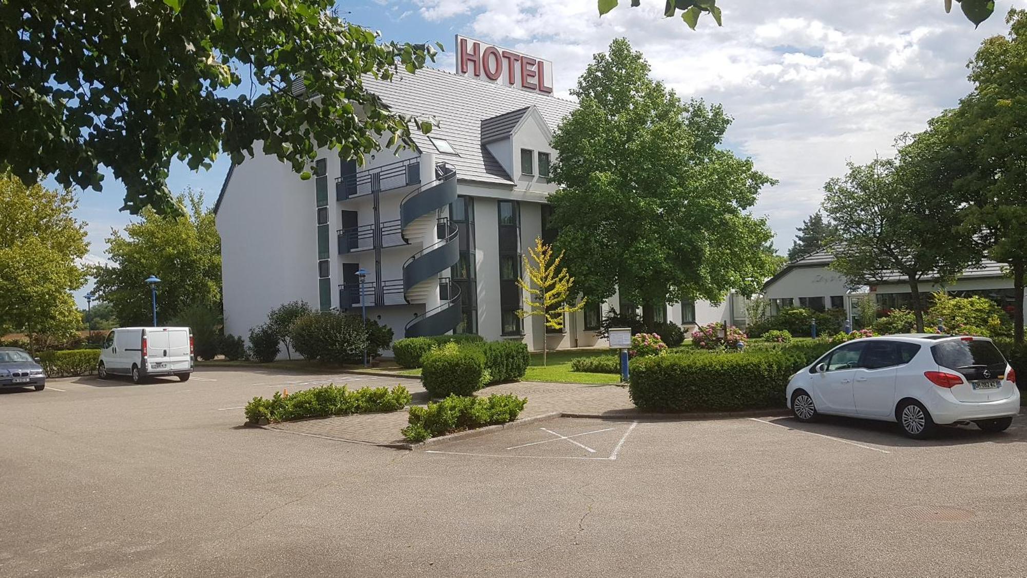 Hotel Restaurant La Tour Romaine - Haguenau - Strasbourg Nord Schweighouse-sur-Moder 외부 사진