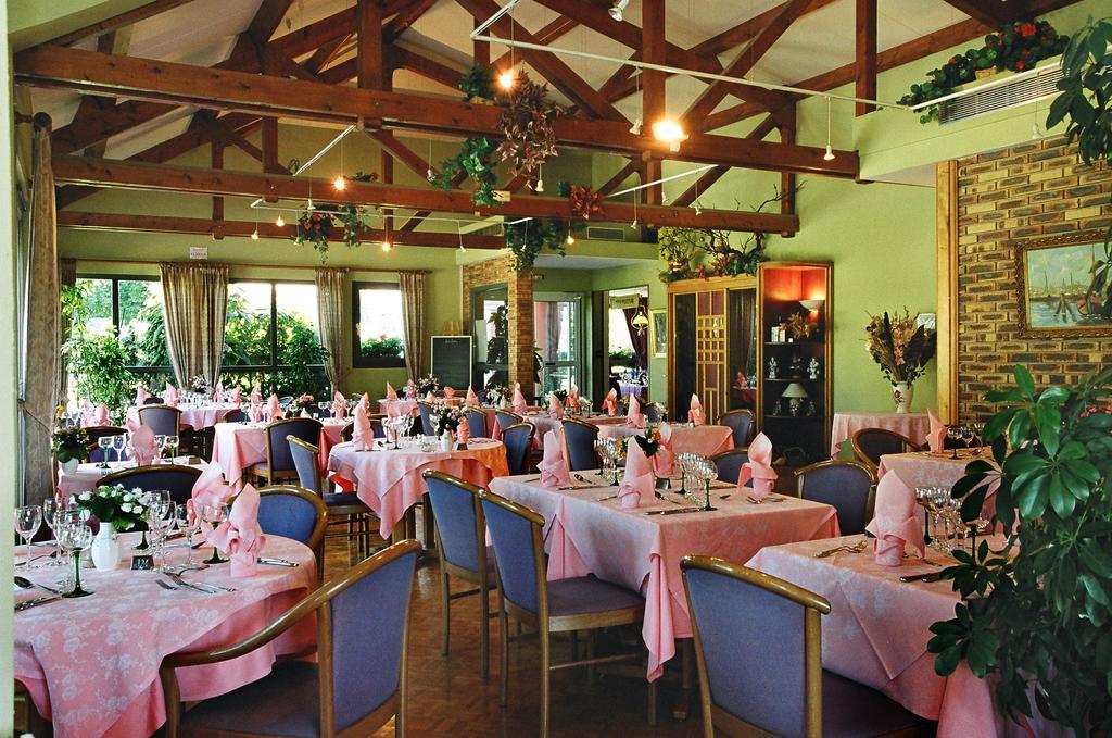 Hotel Restaurant La Tour Romaine - Haguenau - Strasbourg Nord Schweighouse-sur-Moder 외부 사진