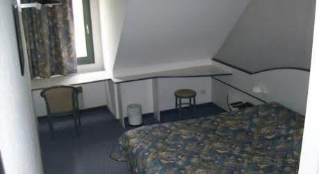 Hotel Restaurant La Tour Romaine - Haguenau - Strasbourg Nord Schweighouse-sur-Moder 외부 사진